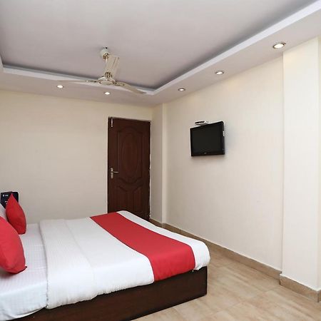 קאנפור Oyo 4956 Hotel Maharaja Palace מראה חיצוני תמונה