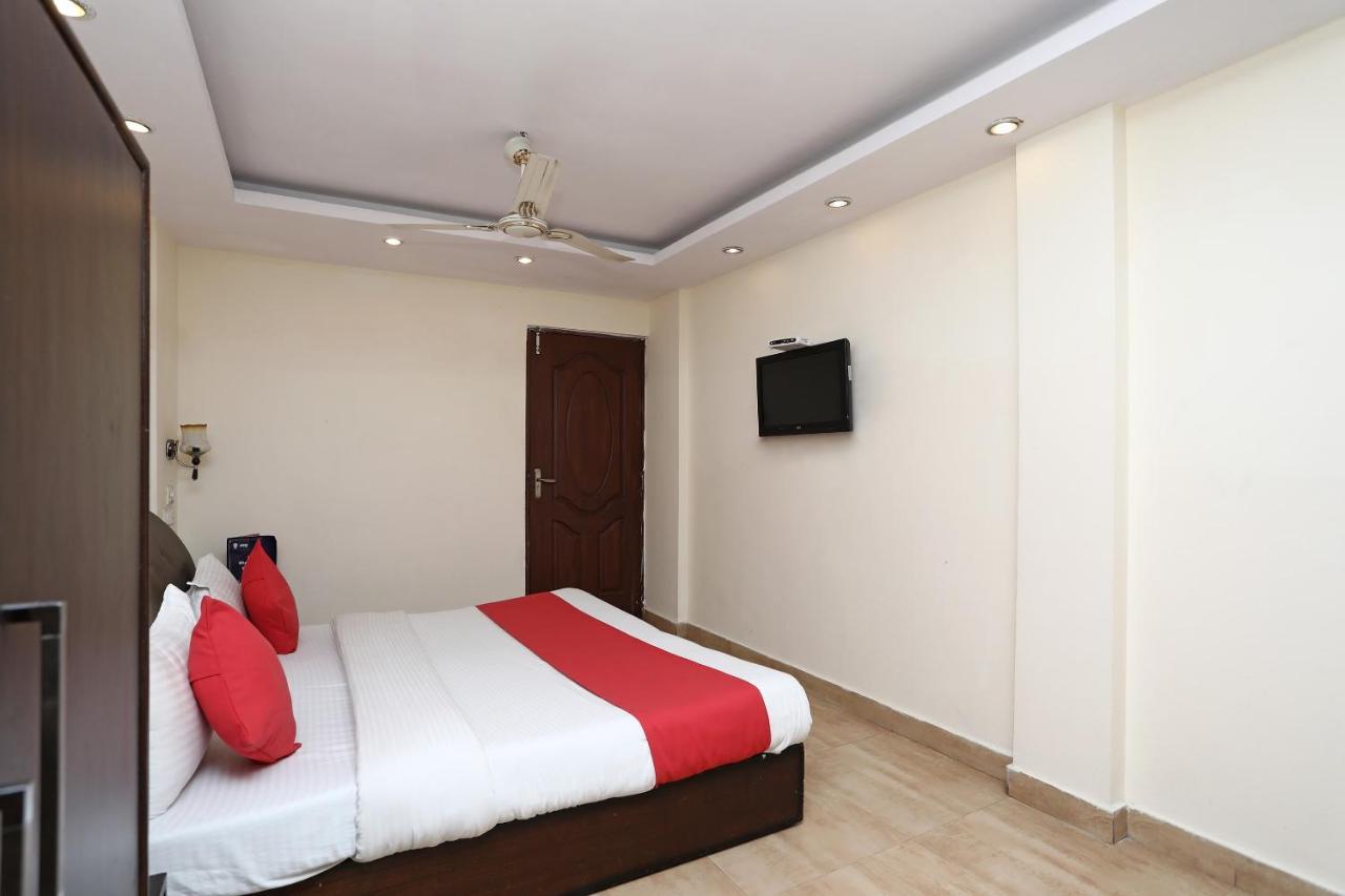 קאנפור Oyo 4956 Hotel Maharaja Palace מראה חיצוני תמונה