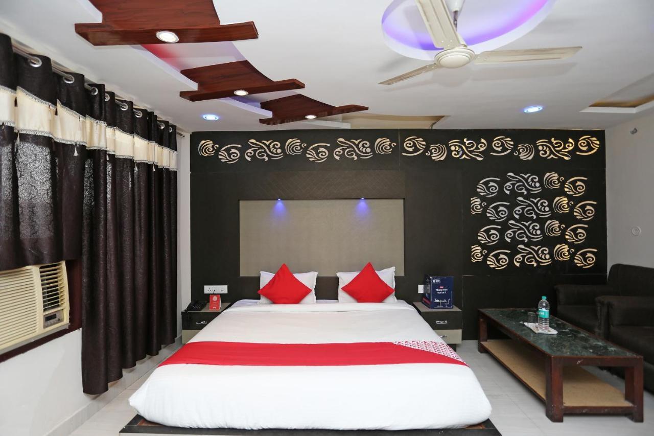 קאנפור Oyo 4956 Hotel Maharaja Palace מראה חיצוני תמונה