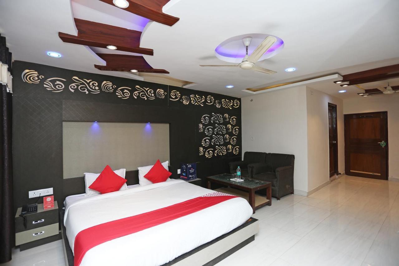 קאנפור Oyo 4956 Hotel Maharaja Palace מראה חיצוני תמונה