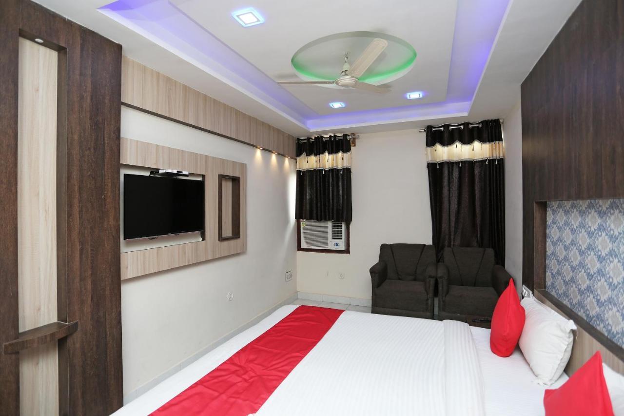 קאנפור Oyo 4956 Hotel Maharaja Palace מראה חיצוני תמונה