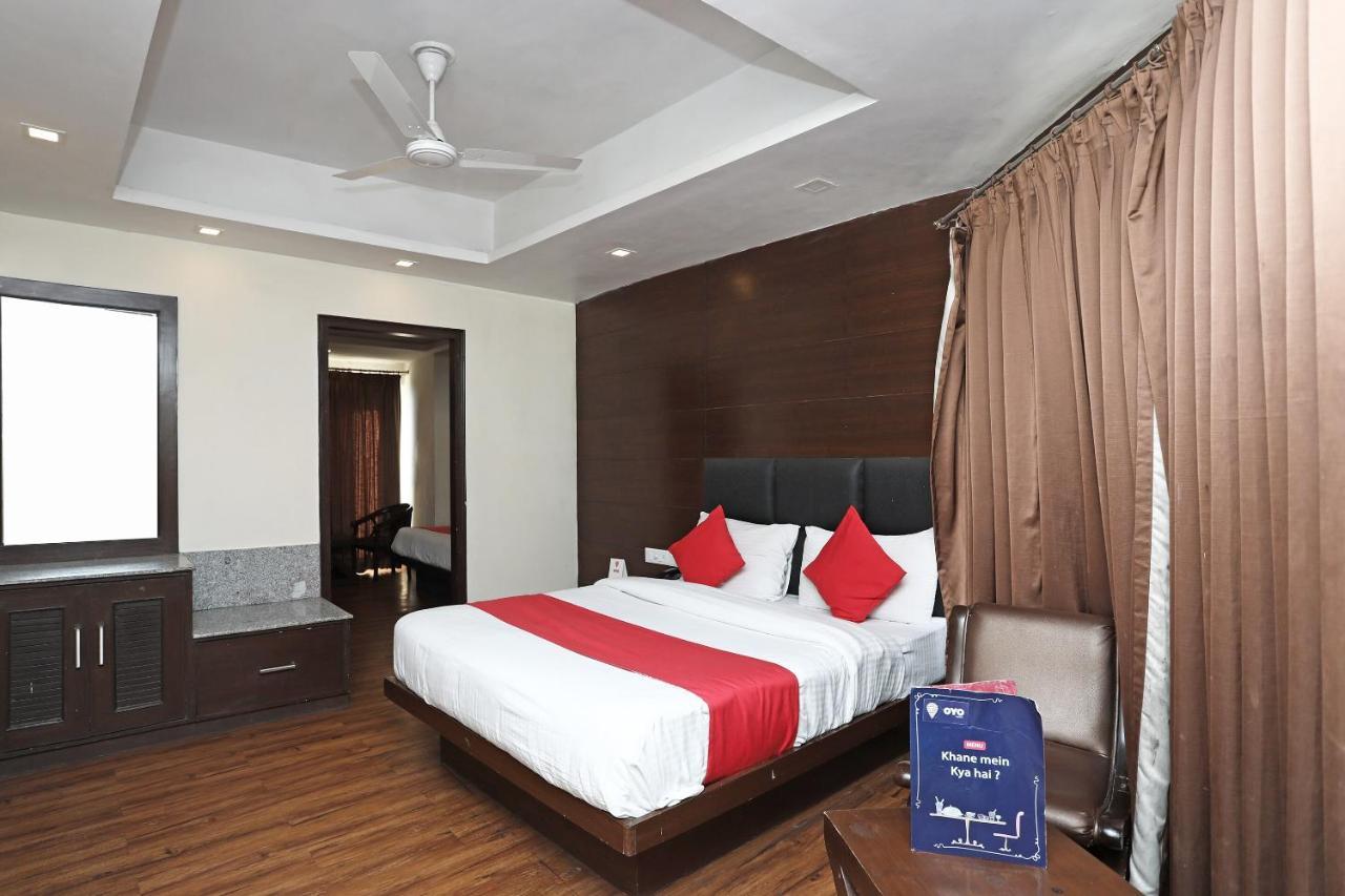 קאנפור Oyo 4956 Hotel Maharaja Palace מראה חיצוני תמונה