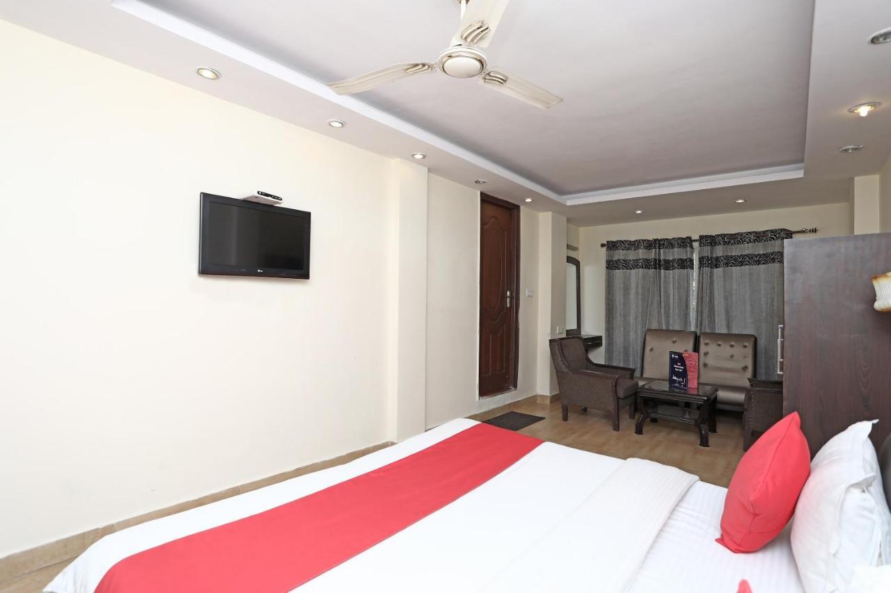 קאנפור Oyo 4956 Hotel Maharaja Palace מראה חיצוני תמונה