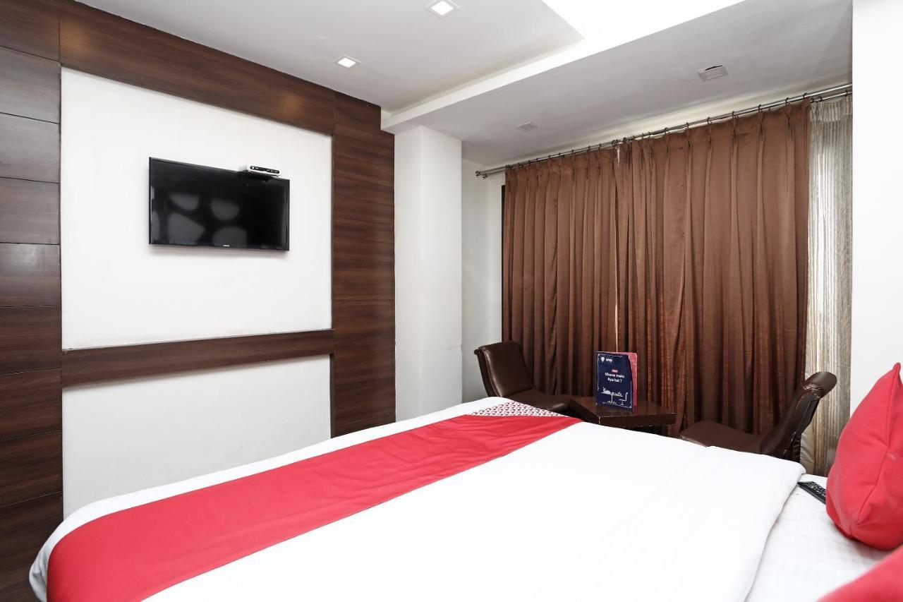 קאנפור Oyo 4956 Hotel Maharaja Palace מראה חיצוני תמונה