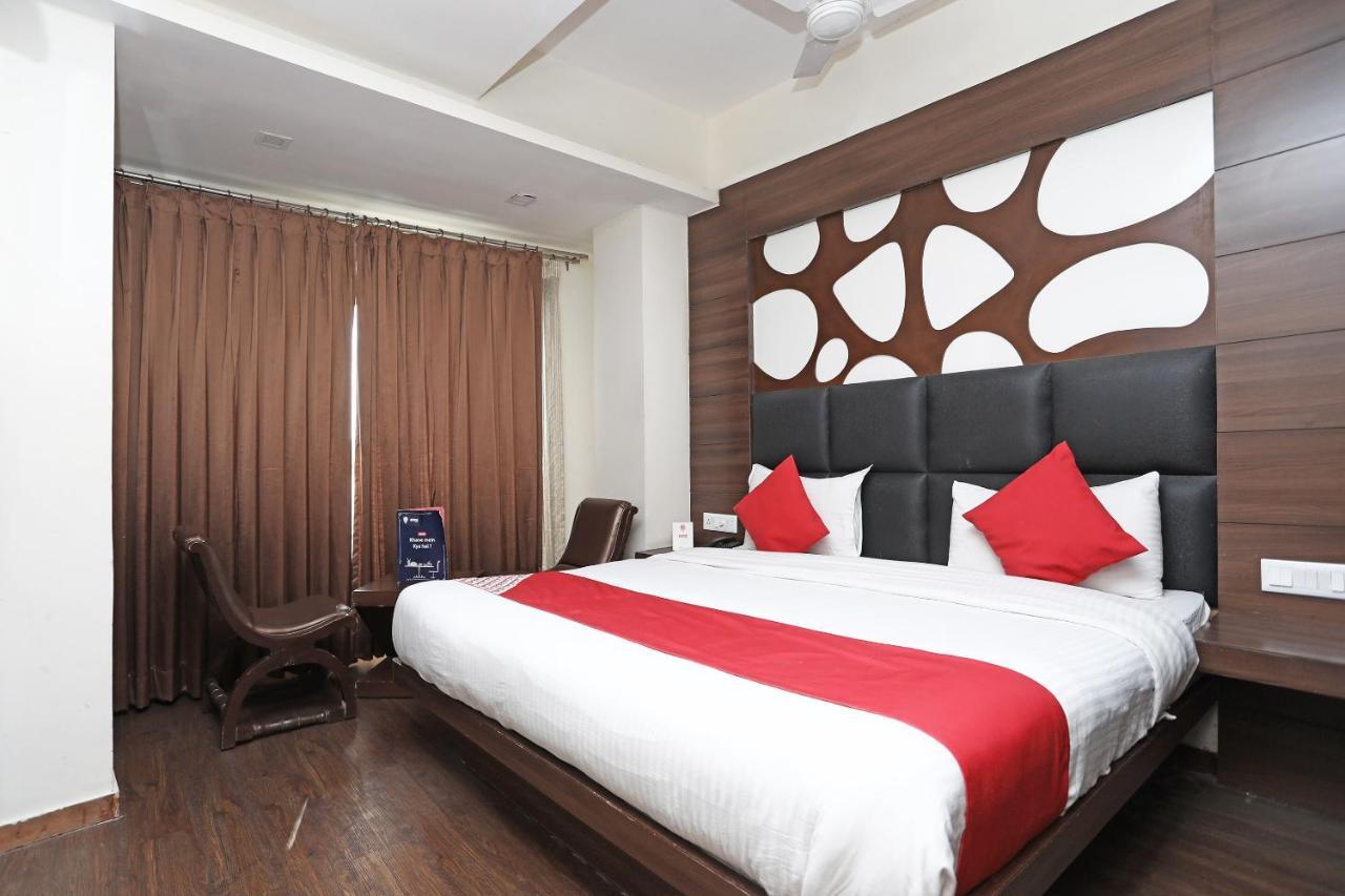 קאנפור Oyo 4956 Hotel Maharaja Palace מראה חיצוני תמונה