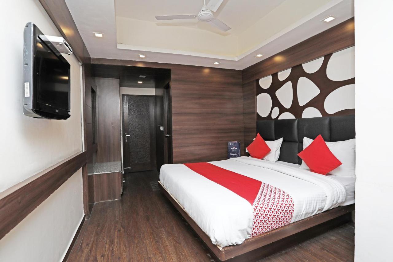 קאנפור Oyo 4956 Hotel Maharaja Palace מראה חיצוני תמונה