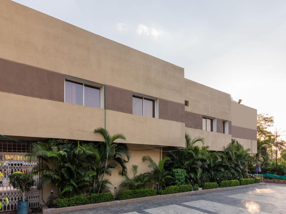 קאנפור Oyo 4956 Hotel Maharaja Palace מראה חיצוני תמונה