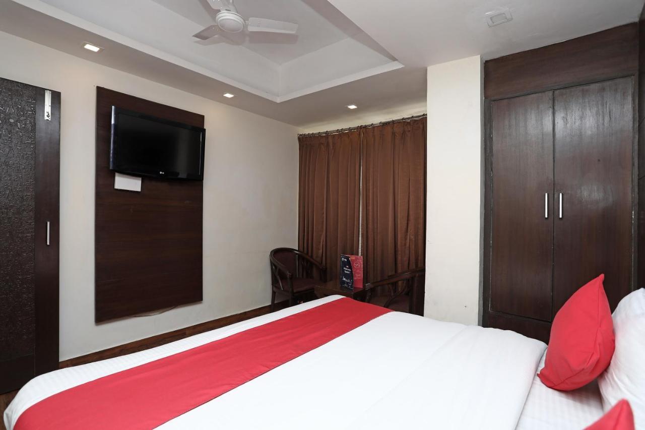 קאנפור Oyo 4956 Hotel Maharaja Palace מראה חיצוני תמונה