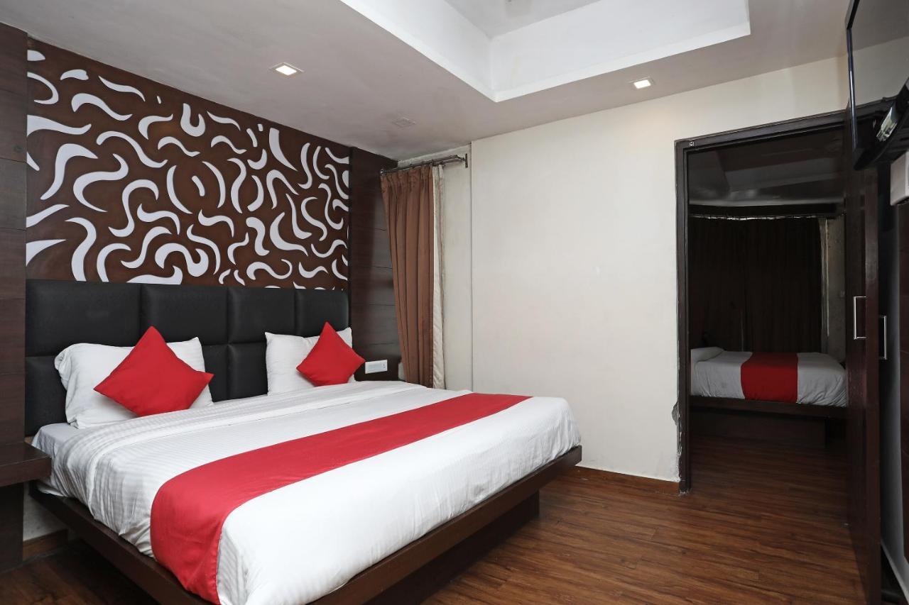קאנפור Oyo 4956 Hotel Maharaja Palace מראה חיצוני תמונה