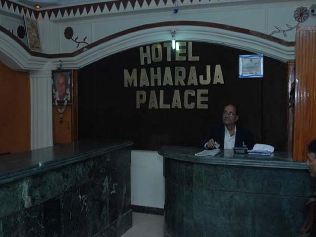 קאנפור Oyo 4956 Hotel Maharaja Palace חדר תמונה