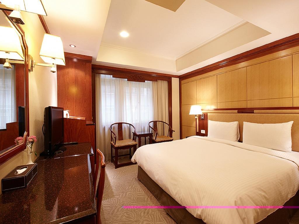 קאנפור Oyo 4956 Hotel Maharaja Palace חדר תמונה