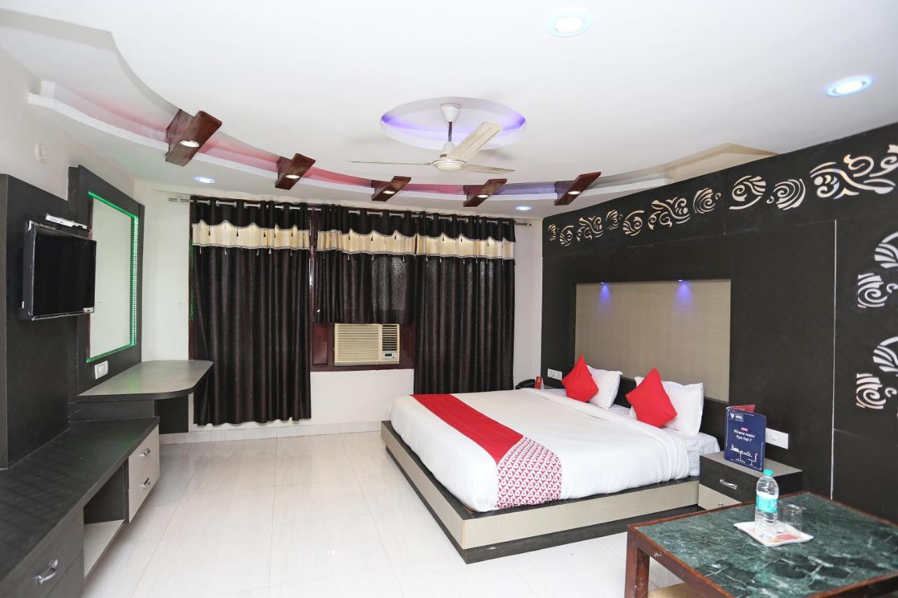 קאנפור Oyo 4956 Hotel Maharaja Palace מראה חיצוני תמונה