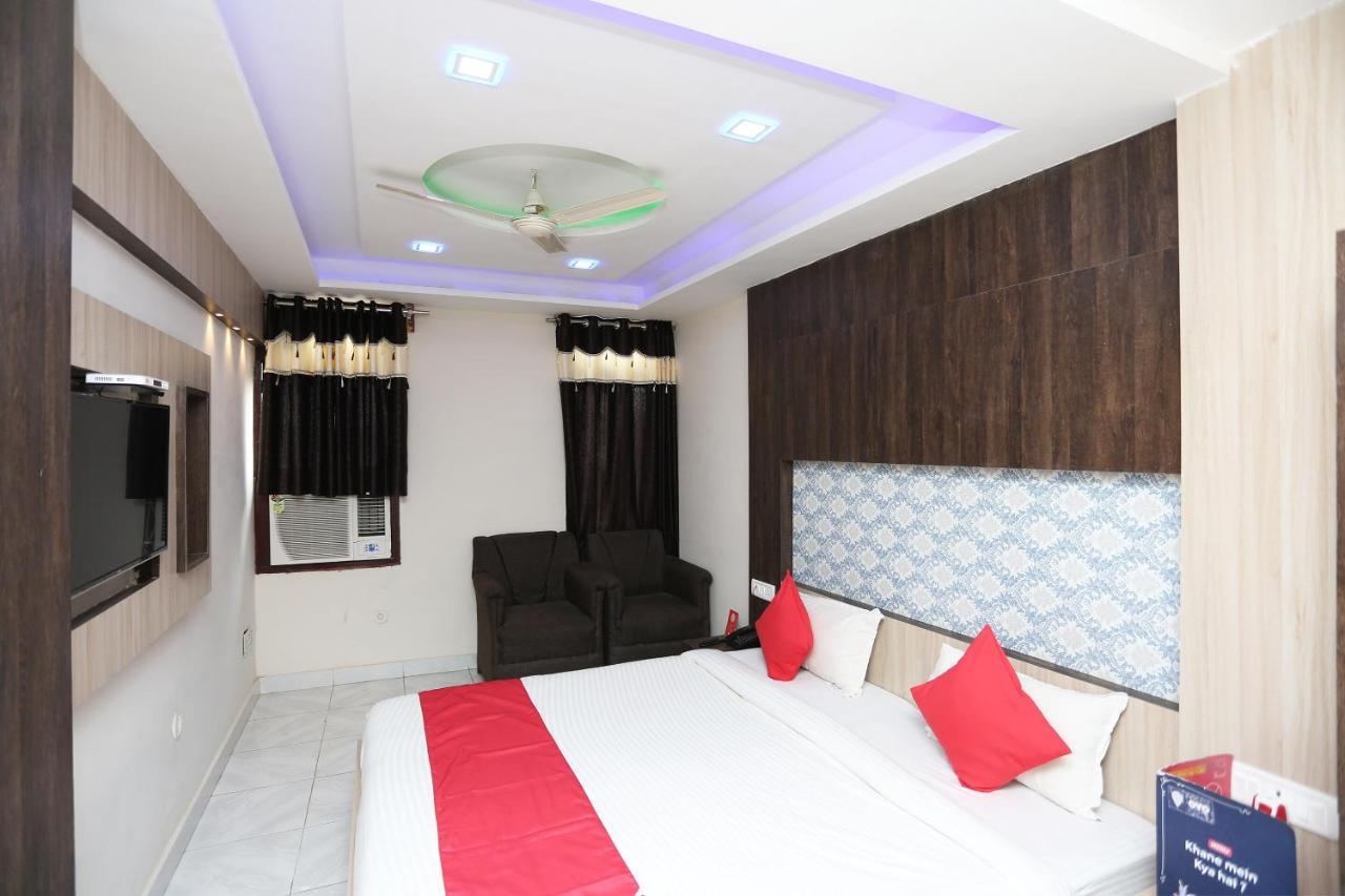 קאנפור Oyo 4956 Hotel Maharaja Palace מראה חיצוני תמונה
