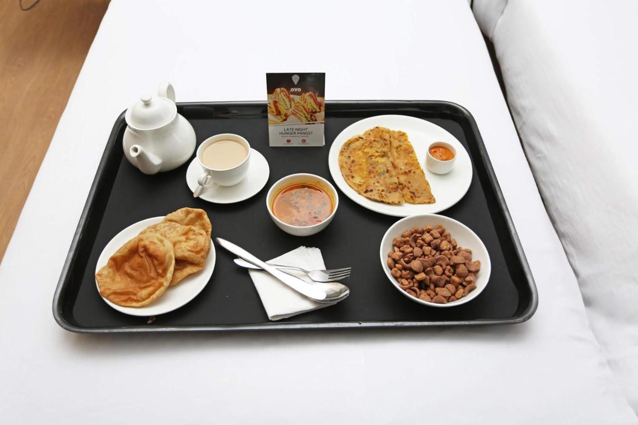 קאנפור Oyo 4956 Hotel Maharaja Palace מראה חיצוני תמונה